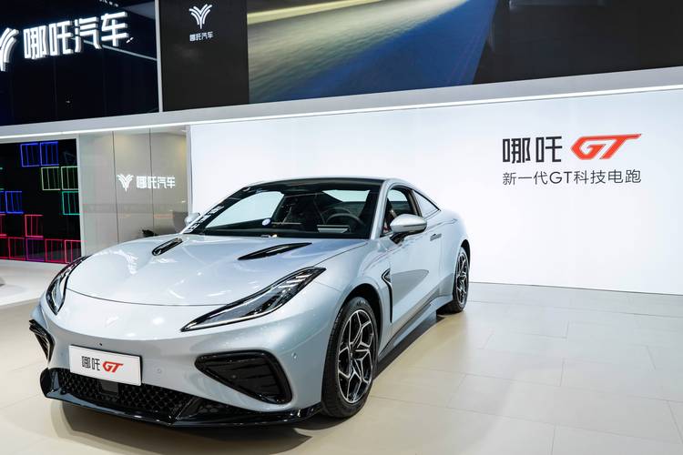 东莞石龙镇启妙冠企业管理咨询哪吒汽车在智能汽车领域的表现，领途汽车在新能源汽车市场中的影响力